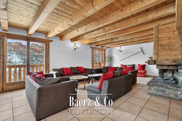 photo 1 Spacious chalet with panoramic mountain views