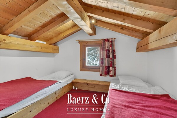 photo 14 Spacious chalet with panoramic mountain views
